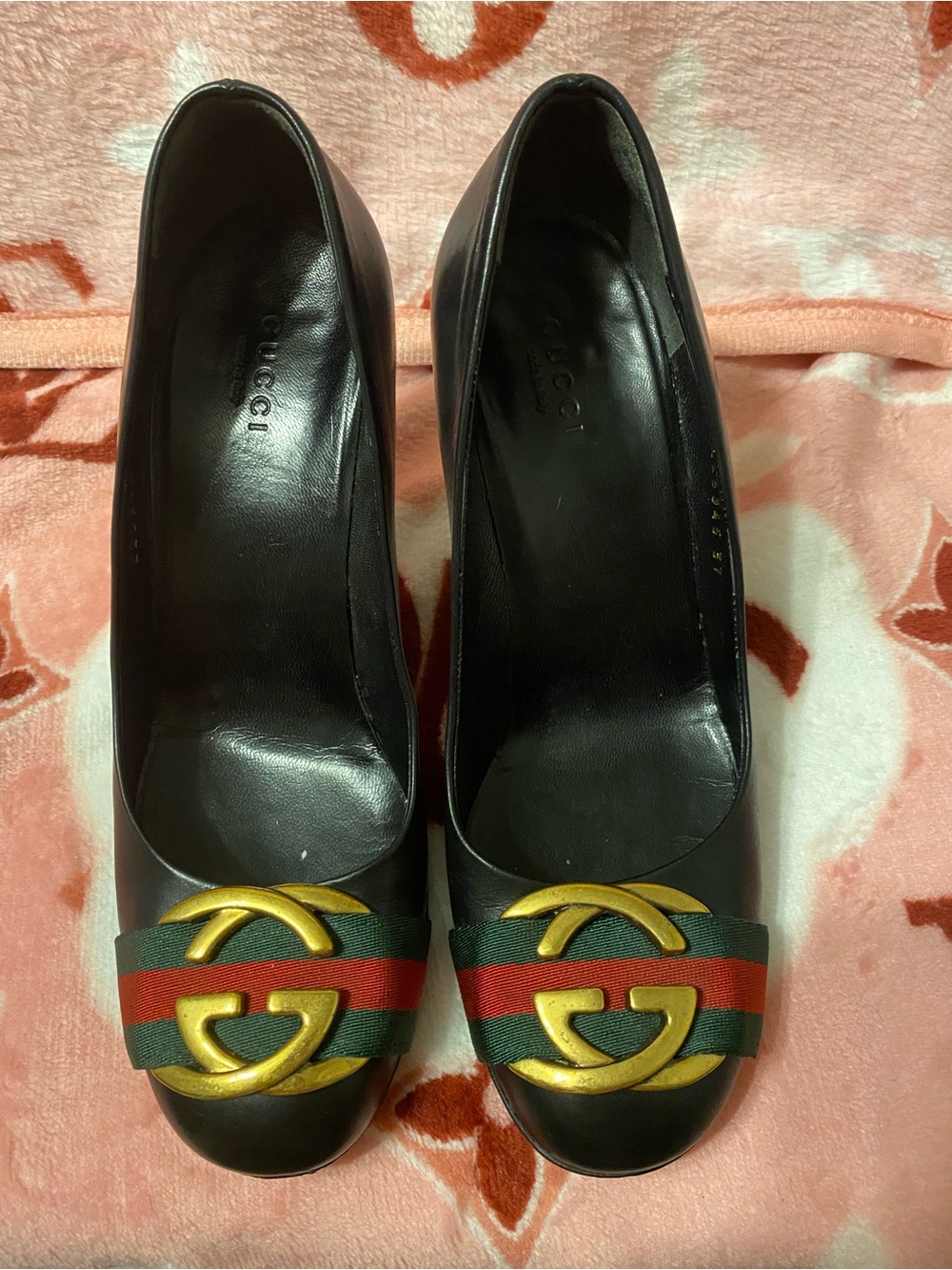 Authentic Vintage Gucci Black Leather Pumps Size 37